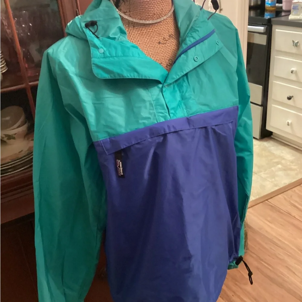 Patagonia Rain Hoodie - Picture 1 of 5
